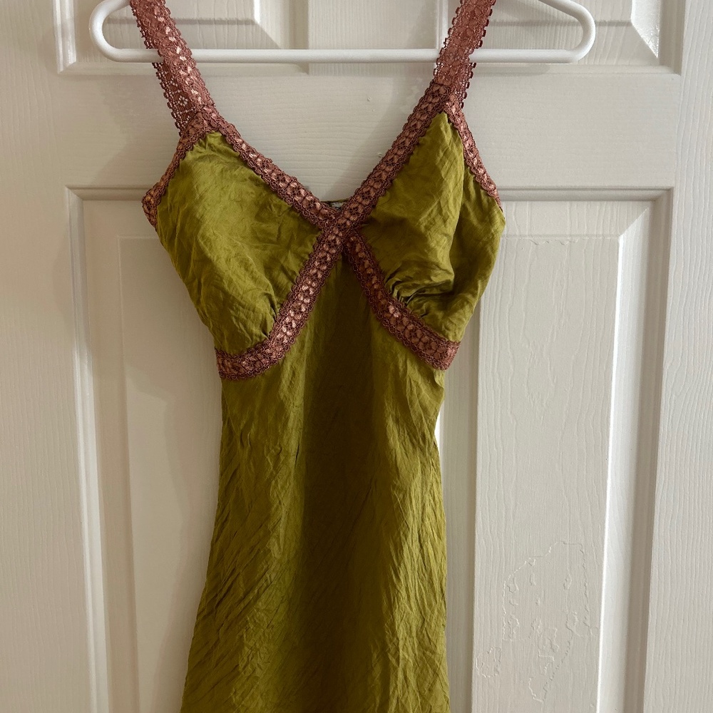 Chan Luu Sz M Green Rose Gold 100% Silk V Neck Tank Top